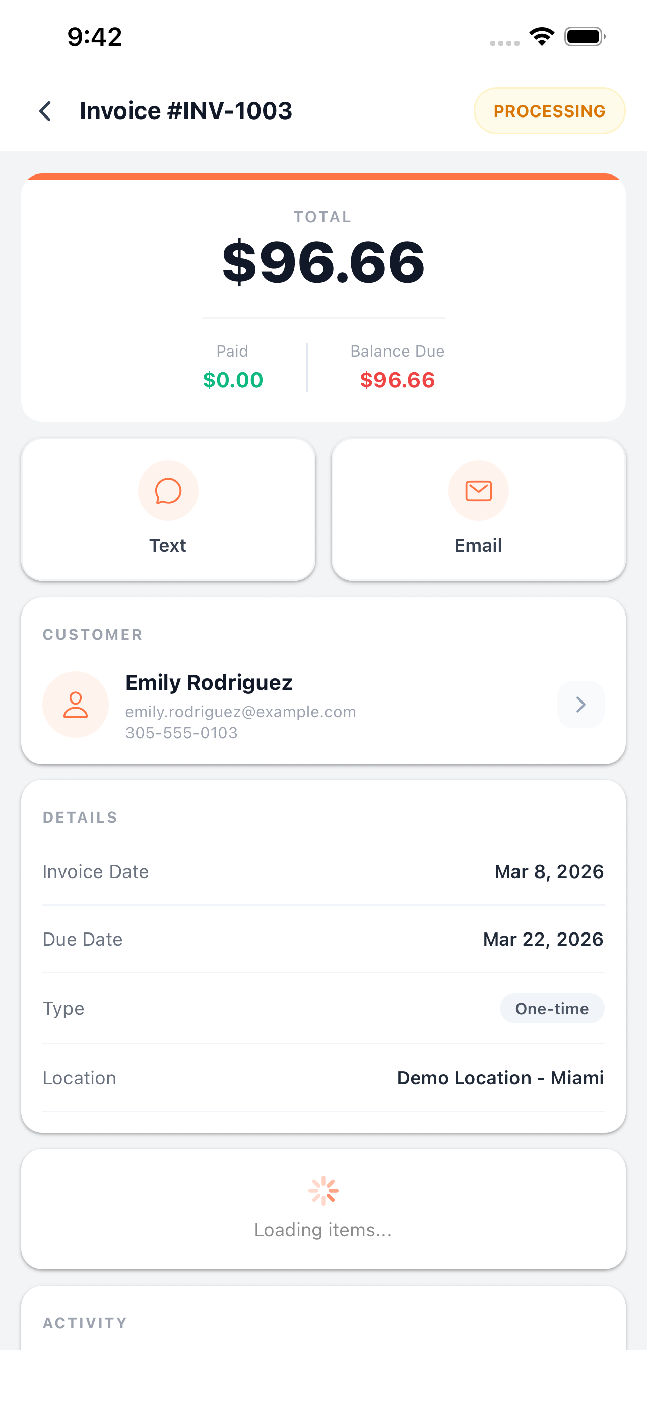Detalle de factura en la app SimplaTask con estado y datos del cliente